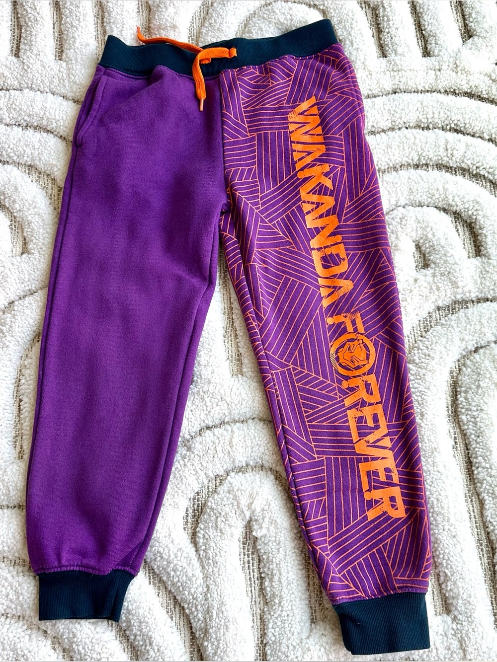 Boys Wakanda Forever Black Panther Sweatpants | Size XSmall